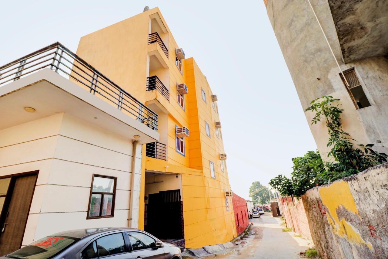 Hotel O Urban Wings New Delhi Exterior photo