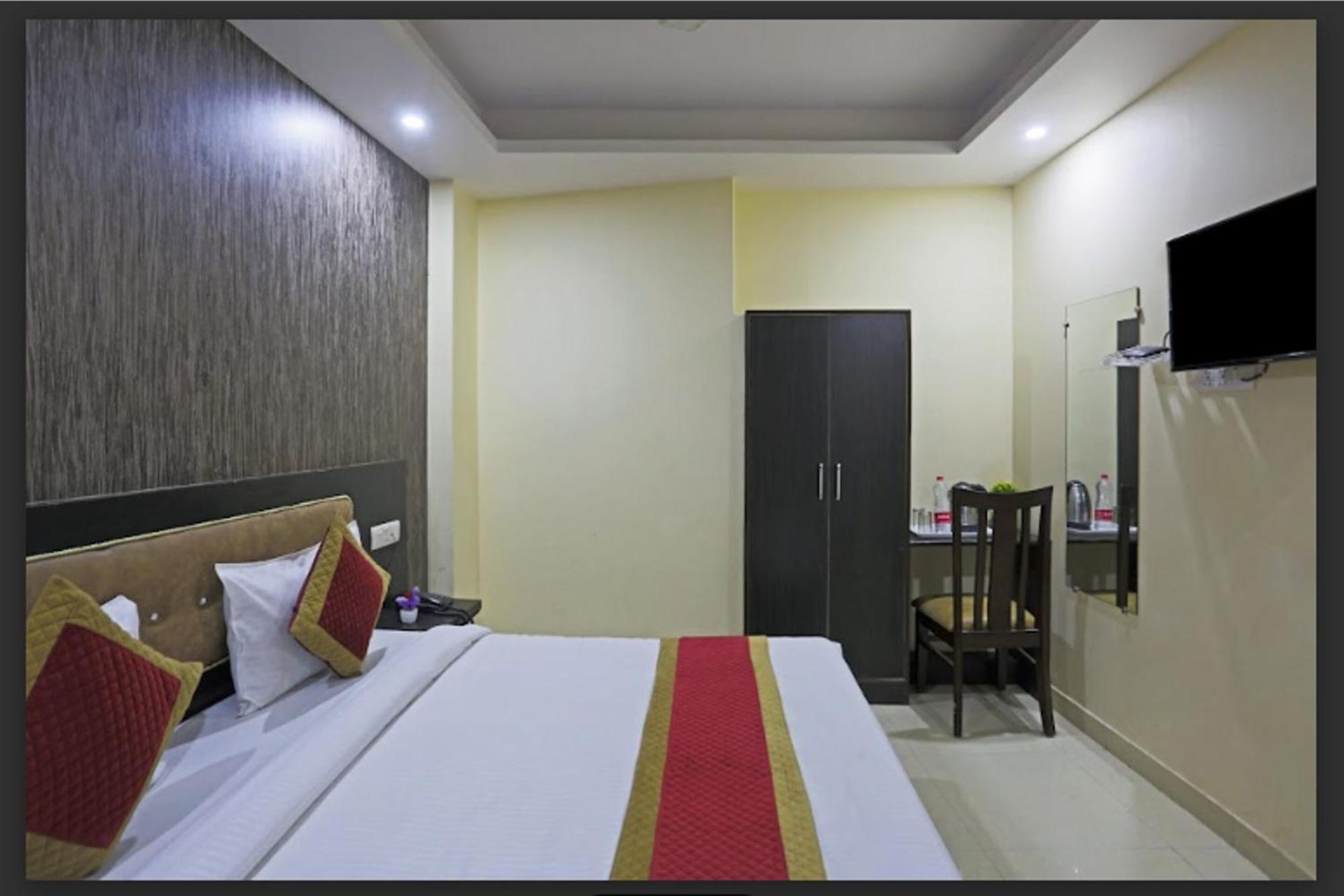 Hotel O Urban Wings New Delhi Exterior photo
