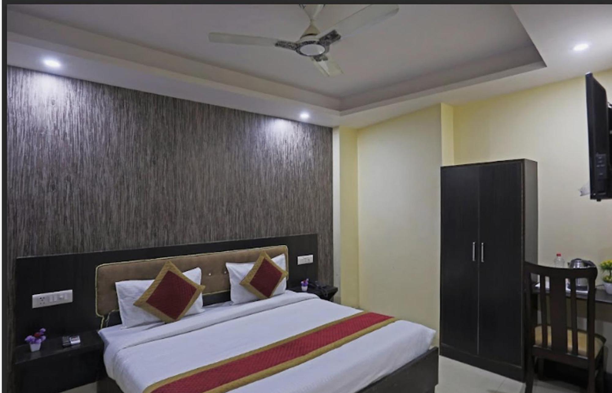 Hotel O Urban Wings New Delhi Exterior photo