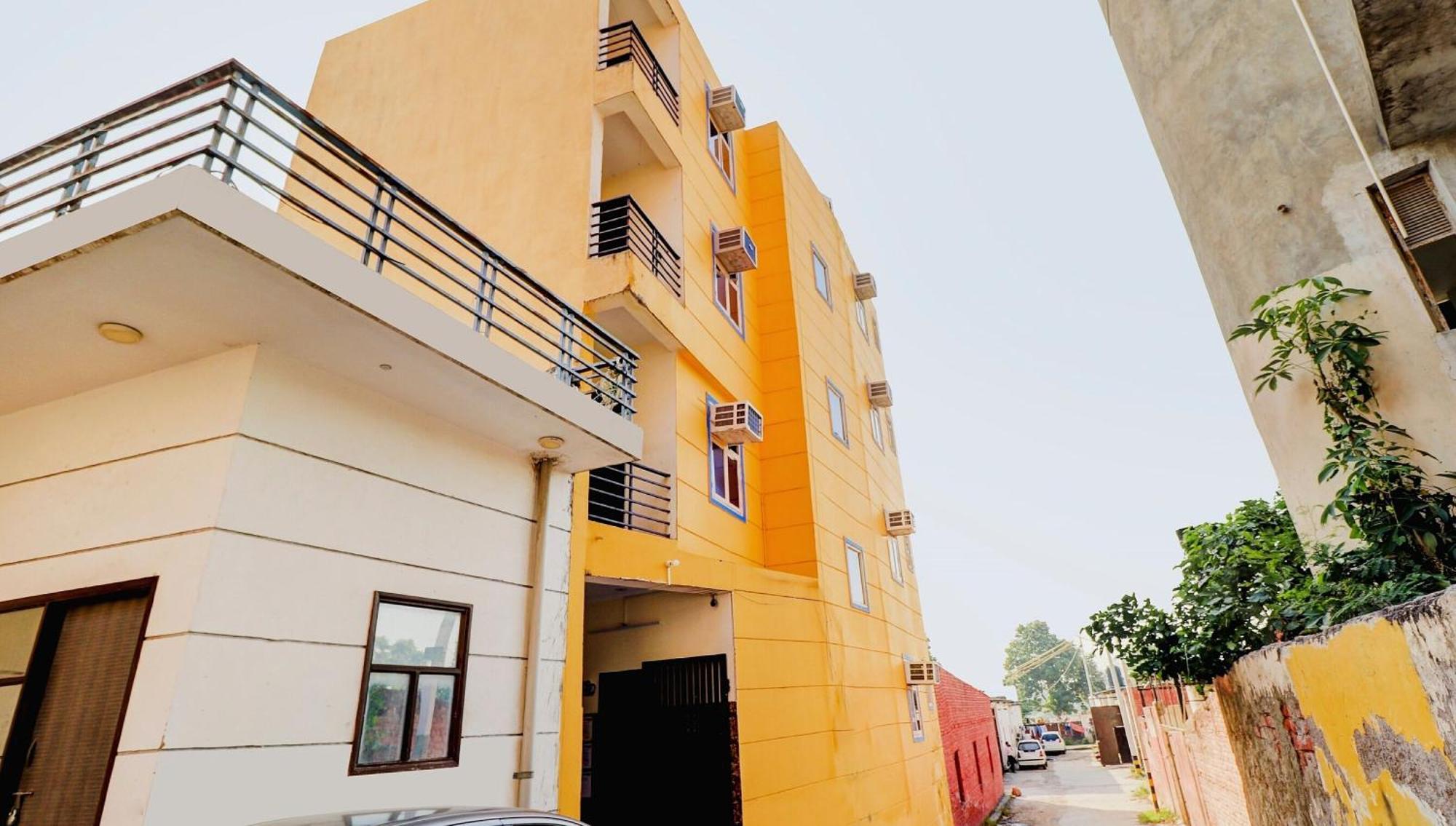 Hotel O Urban Wings New Delhi Exterior photo