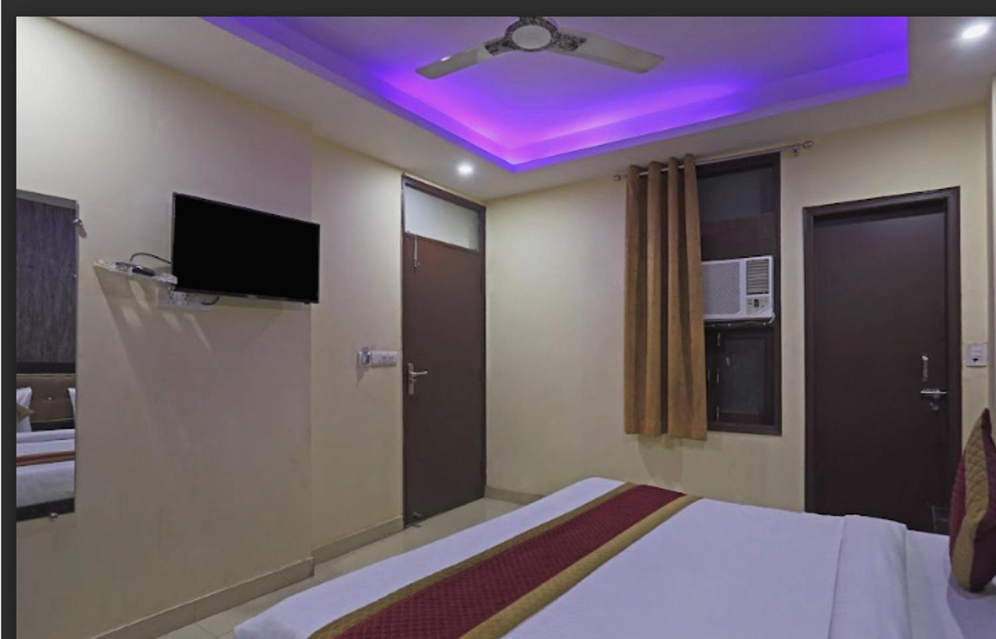 Hotel O Urban Wings New Delhi Exterior photo